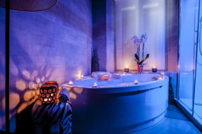 Гостиница Town House Spagna- luxury Rooms with Jacuzzi Bath  Рим